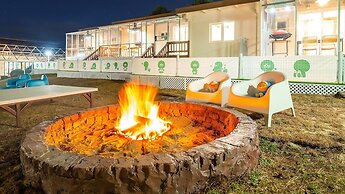 Jeju Dangdangi Dog Pension Black