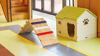 Jeju Dangdangi Dog Pension Black