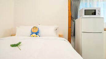 Jeju Dangdangi Dog Pension Black