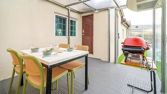 Jeju Dangdangi Dog Pension Black