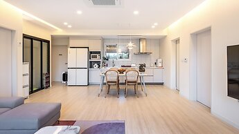 Jeju Stay Rowoon Dockchae Pension