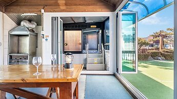 Daebudo Olive Poolvilla Pension