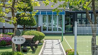 Daebudo Olive Poolvilla Pension