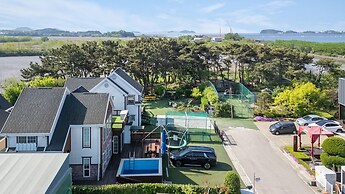 Daebudo Olive Poolvilla Pension