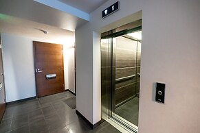 2ndhomes Gorgeous & Modern 2BR Apartment