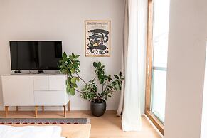 2ndhomes Gorgeous & Modern 2BR Apartment