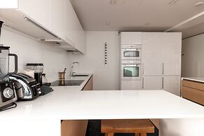 2ndhomes Gorgeous & Modern 2BR Apartment