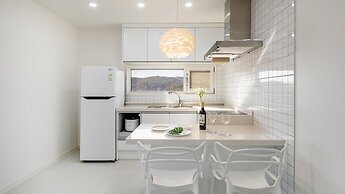 Gyeongju EL Poolvilla Pension