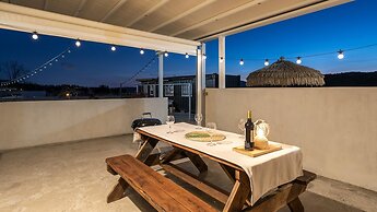 Gyeongju EL Poolvilla Pension