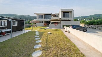 Gyeongju EL Poolvilla Pension