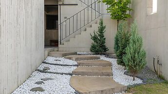 Gyeongju EL Poolvilla Pension