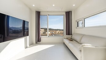 Gyeongju EL Poolvilla Pension