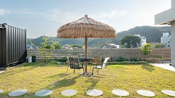 Gyeongju EL Poolvilla Pension