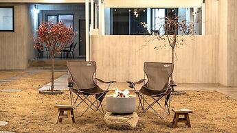 Gyeongju EL Poolvilla Pension