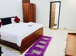 Maujis Villa And Guest House