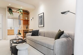 Sleek City 1BR Escape in Athens