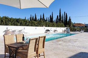 Tenuta San Cassiano with garden and pool