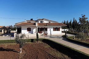 Tenuta San Cassiano with garden and pool