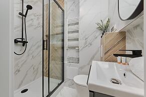 Zegadłowicza Riverside Studio by Renters