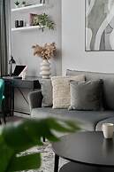 Zegadłowicza Riverside Studio by Renters