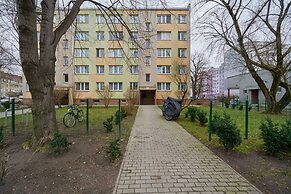 Zegadłowicza Riverside Studio by Renters