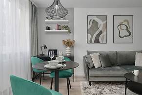 Zegadłowicza Riverside Studio by Renters