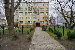 Zegadłowicza Riverside Studio by Renters