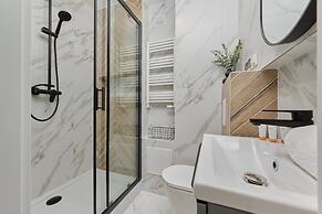 Zegadłowicza Riverside Studio by Renters