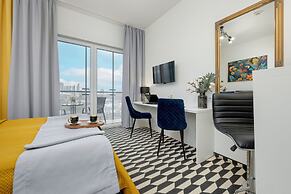 Bliska Wola Modern Studio by Renters