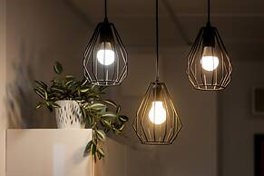 Bliska Wola Modern Studio by Renters