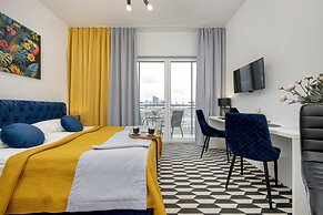 Bliska Wola Modern Studio by Renters