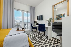 Bliska Wola Modern Studio by Renters