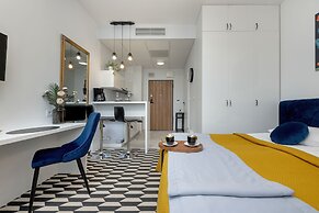 Bliska Wola Modern Studio by Renters