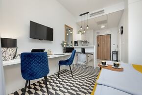 Bliska Wola Modern Studio by Renters