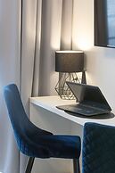 Bliska Wola Modern Studio by Renters