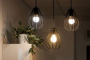 Bliska Wola Modern Studio by Renters