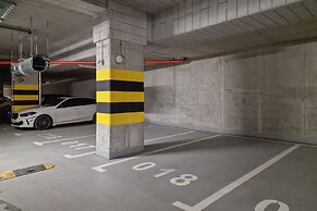 Bliska Wola Modern Studio by Renters