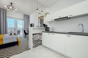 Bliska Wola Modern Studio by Renters