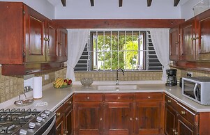 Calypso Court - Private 1 bedroom villa with pool 1 Villa by RedAwning