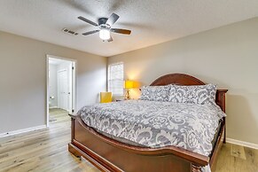 Pensacola Home w/ Private Yard: 7 Mi to Downtown!