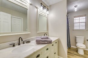 Pensacola Home w/ Private Yard: 7 Mi to Downtown!