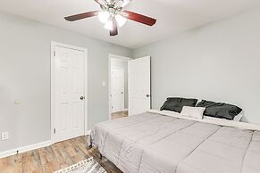 Updated Charlotte Home w/ Yard ~ 3 Mi to Uptown!