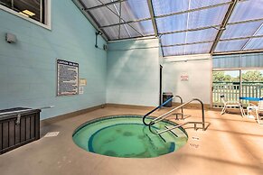 Seaside Indian Beach Getaway w/ Balcony + Views!