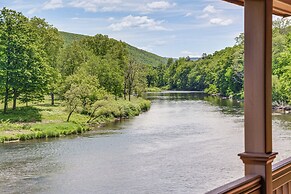 Mtn-view Catskills Cabin on Delaware River!