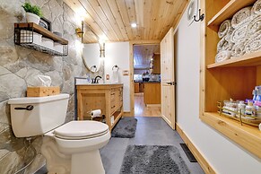 Mtn-view Catskills Cabin on Delaware River!