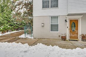 Owings Mills Apartment - 13 Mi to Maryland Zoo!