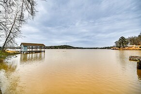 Rustic Valley Cottage w/ Boathouse on Lake Harding
