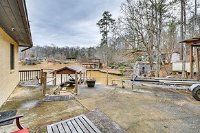 Rustic Valley Cottage w/ Boathouse on Lake Harding