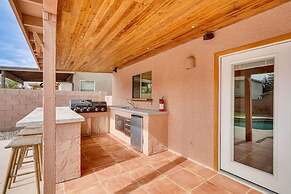 Gorgeous Green Valley Home: Patio & Private Pool!