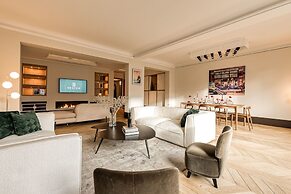 City Luxury 3BR Prime Location